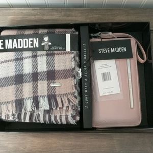 Steve Madden 2 PC Gift Set